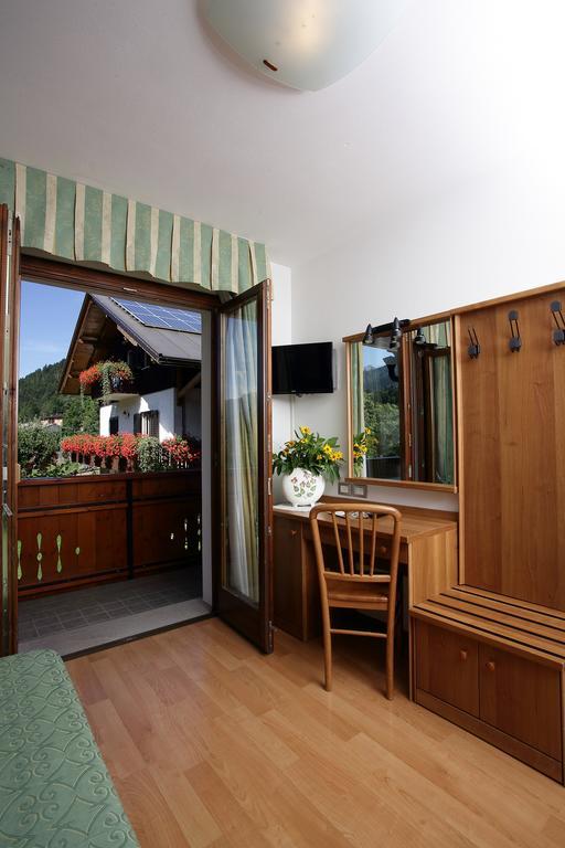 Hotel Al Sole Fusine in Valromana Zewnętrze zdjęcie