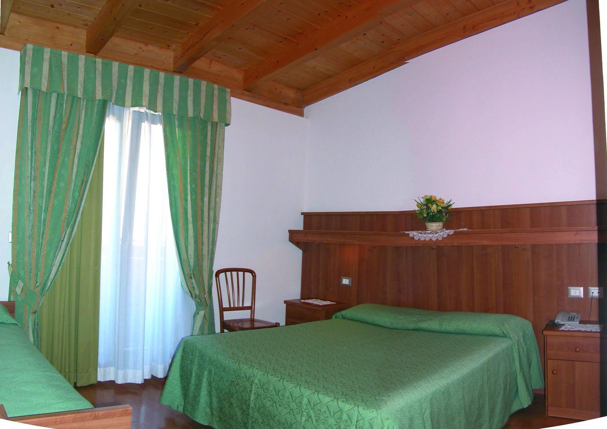 Hotel Al Sole Fusine in Valromana Zewnętrze zdjęcie